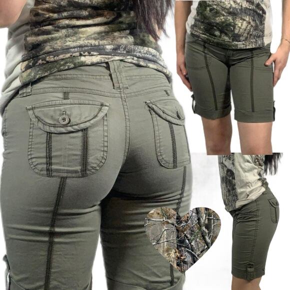 Green cargo shorts with adjustable - Picture 1 of 8
